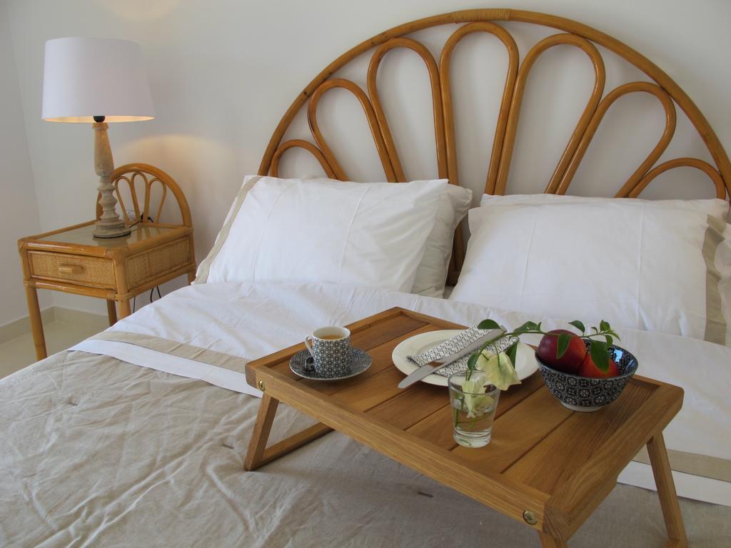 Seafront Calista Beach House With Garden Глифада Экстерьер фото