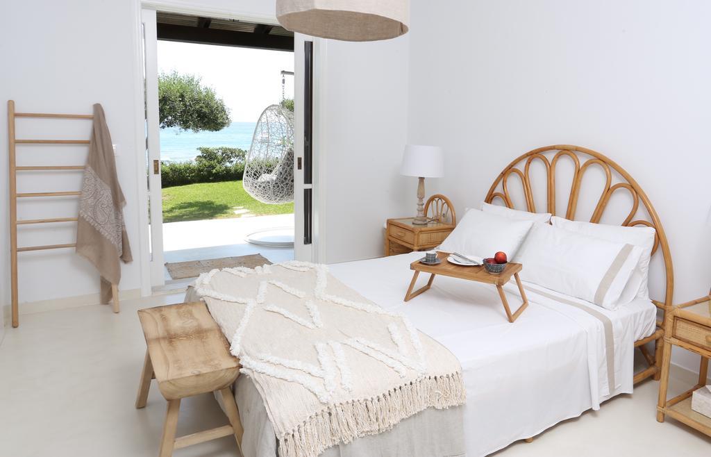 Seafront Calista Beach House With Garden Глифада Экстерьер фото